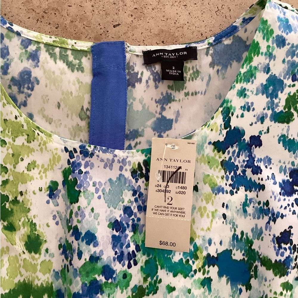 NWT Ann Taylor gorgeous 2 pc top skirt dress set sz 2 blues lime green
@6 - Picture 2 of 7